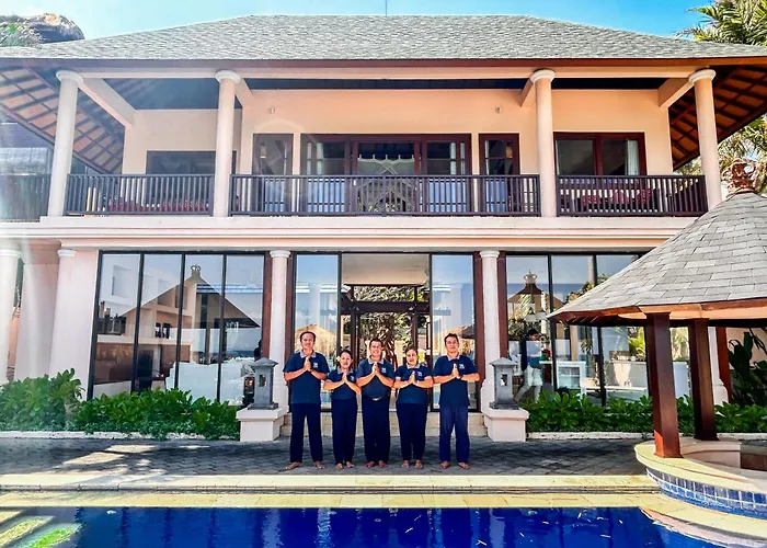 Talia Vashti - Oceanfront With Private Sea Access, Pool & Cook Villa