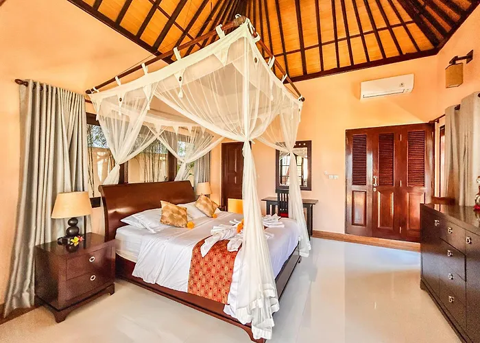 Villa Talia Vashti - Oceanfront With Private Sea Access, Pool & Cook *