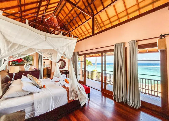 Talia Vashti - Oceanfront With Private Sea Access, Pool & Cook *