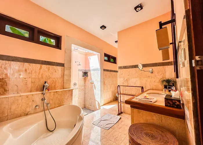 Talia Vashti - Oceanfront With Private Sea Access, Pool & Cook Villa *