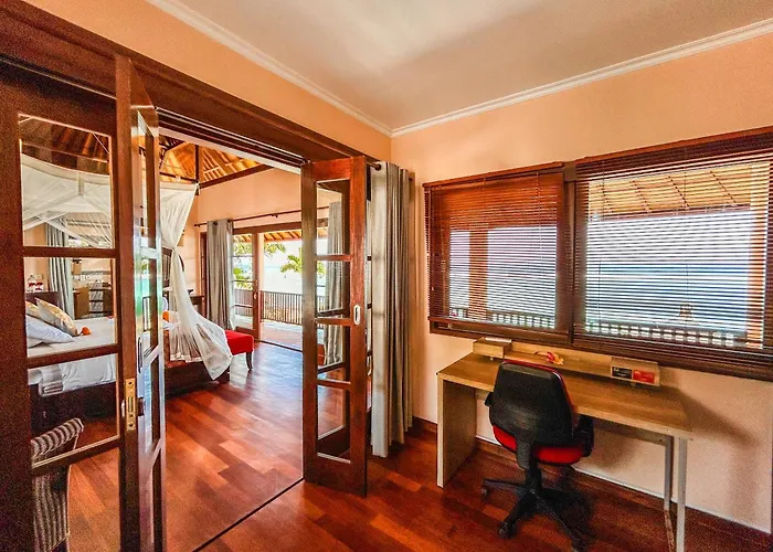 Talia Vashti - Oceanfront With Private Sea Access, Pool & Cook *