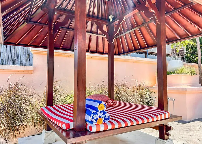 Talia Vashti - Oceanfront With Private Sea Access, Pool & Cook